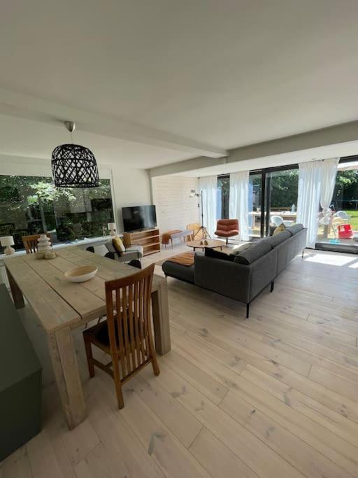 Modern Beach House For 12 Pers! With Jacuzzi Julianadorp Exteriör bild